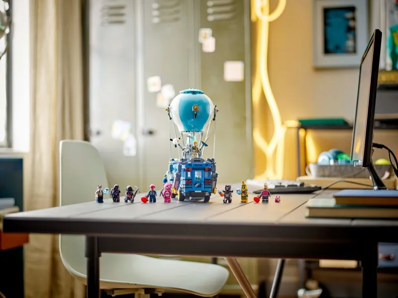 LEGO Fortnite Bus Bojowy, fot. LEGO / facebook.com