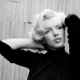 Marilyn Monroe w czarnym golfie, fot. Kamikaze80, goodfon.com